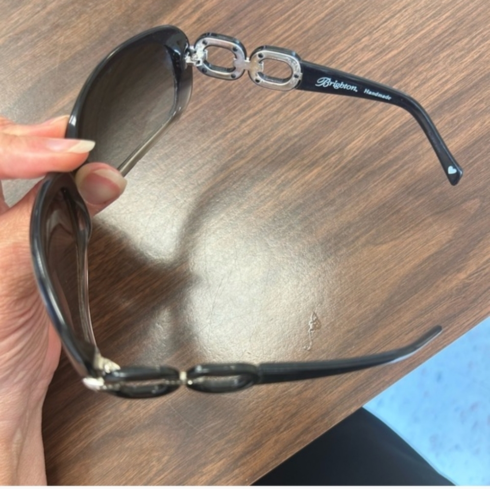 Brighton Black Women's Sunglasses W/Metal Case - Picture 2 of 7